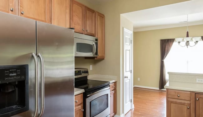 Building Photo - Gorgeous Townhome in Western Henrico!