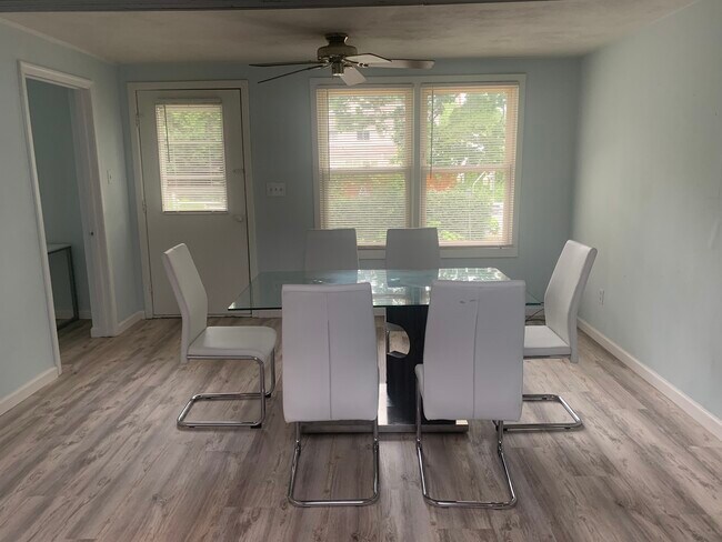 Photo - 121 Chapin St