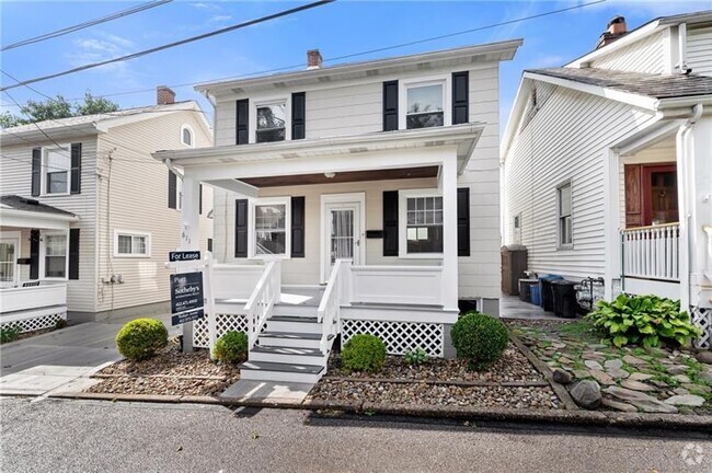 Building Photo - 611 Lincoln Pl Rental