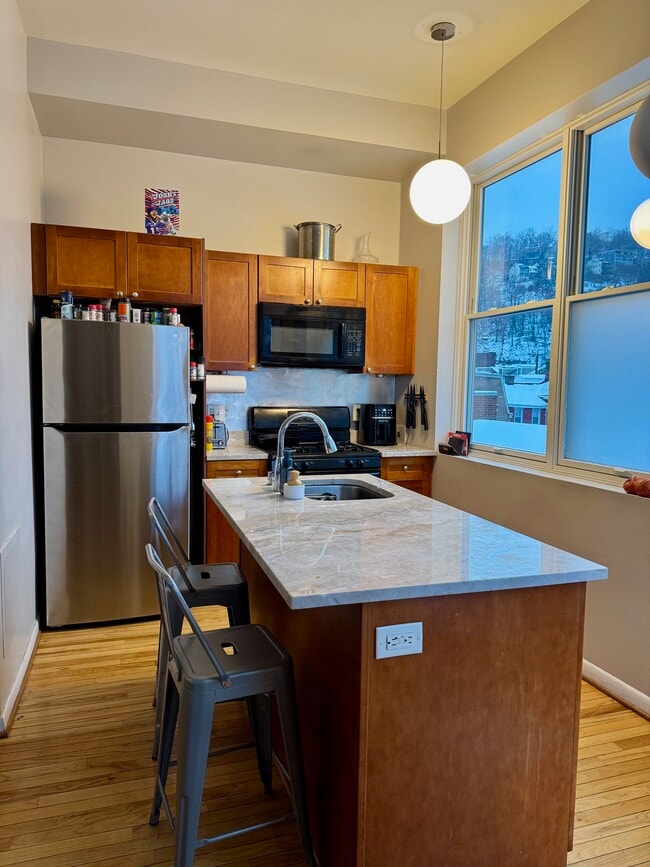 Photo - 1232 Sarah St