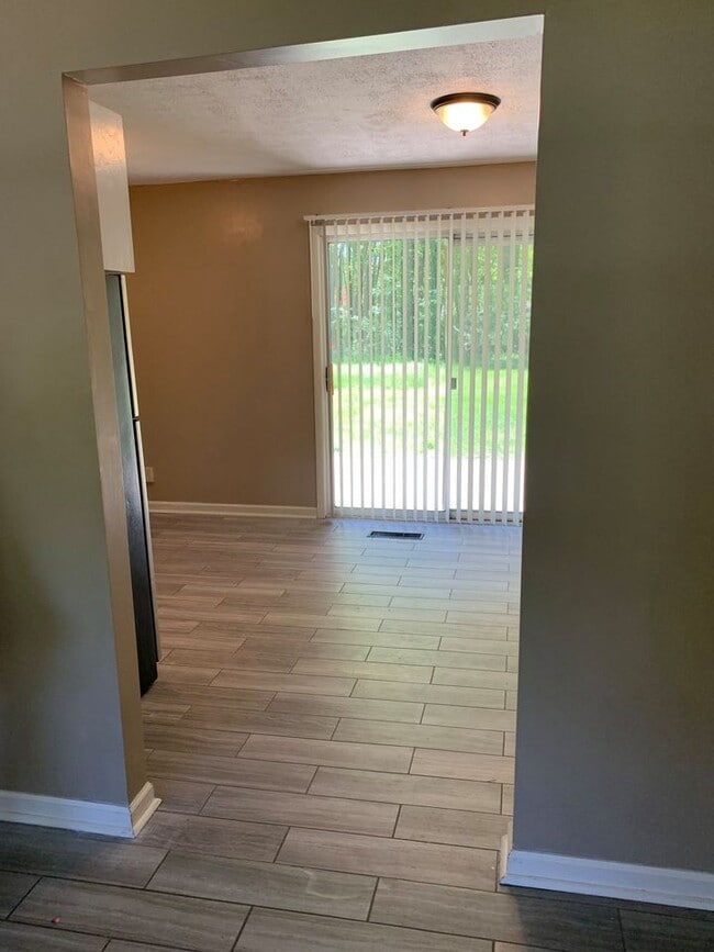 Photo - 1361 Finch Ln