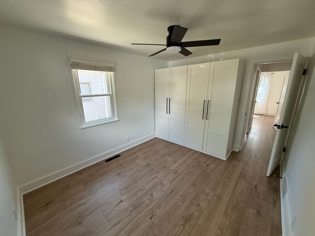 Photo - 498 W 2nd St