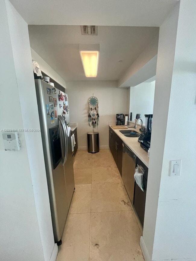 Building Photo - 2475 Brickell Ave Unit 2303
