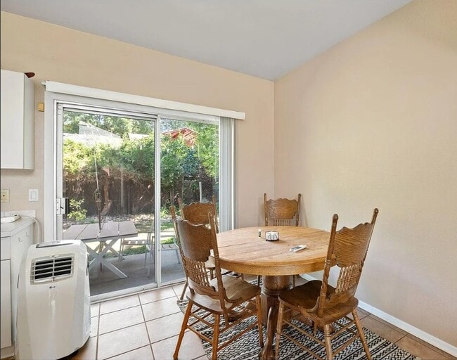 Photo - 2633 Sherwood Cir