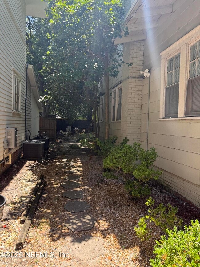 Photo - 1252 Donald St Unit C