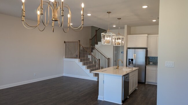 Building Photo - 2523 Huxley Mews