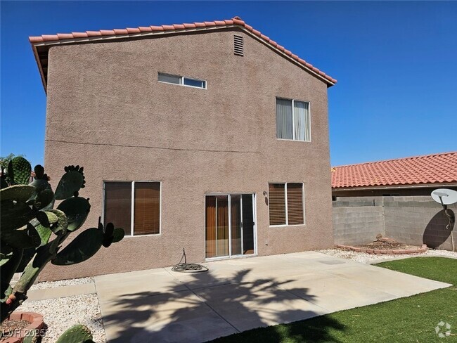 Building Photo - 9362 Coral Berry St Rental