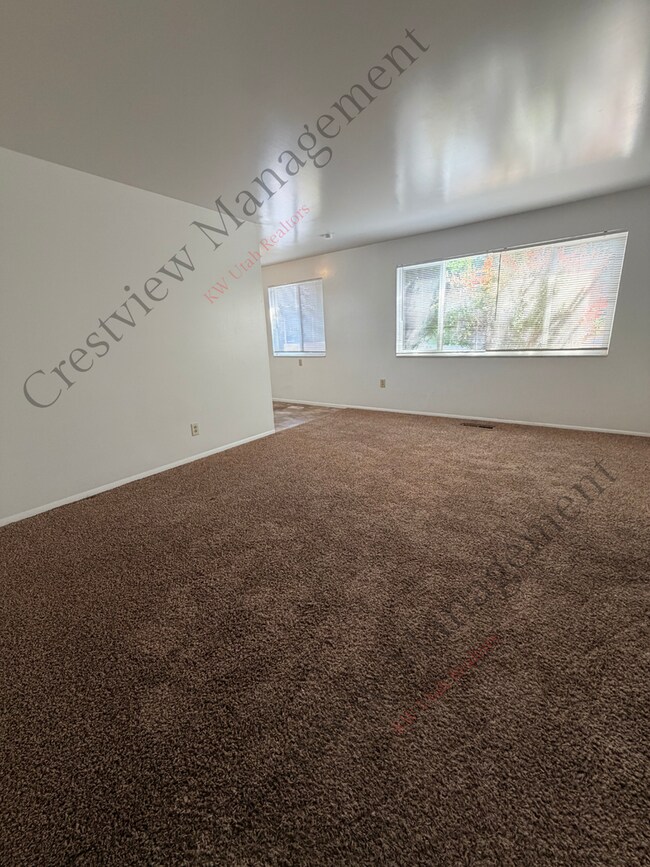 549 Stringham Ave Unidad B
