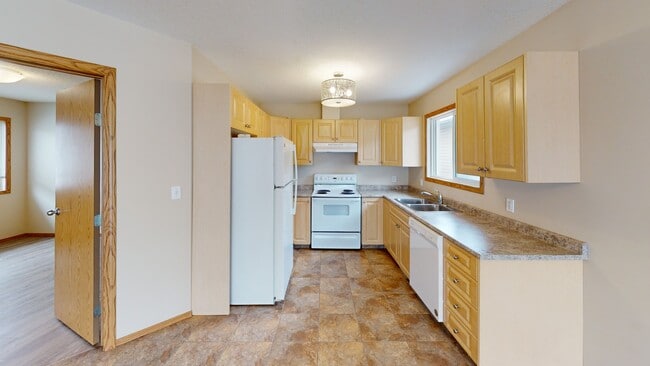 Photo - 9911-99109 109 Ave