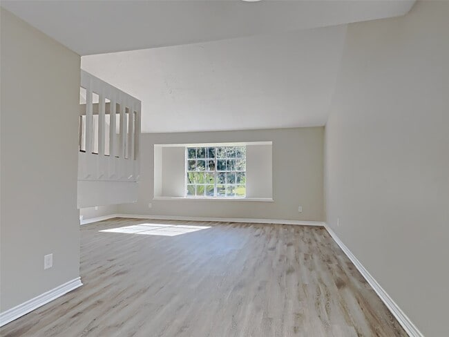 3310 Hampton Dr