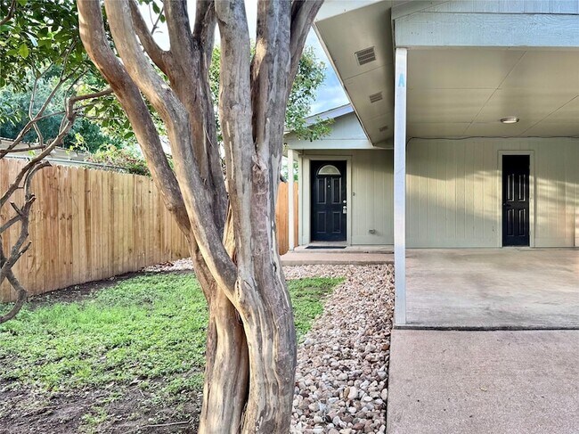 Photo - 2110 Blue Meadow Dr Unit A
