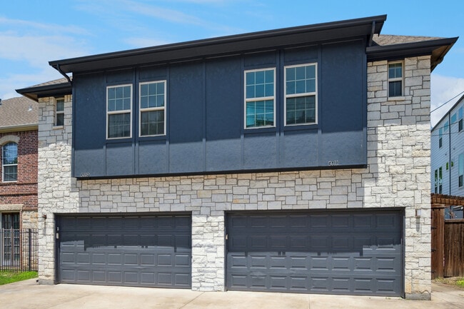 Building Photo - 5009 Manett St