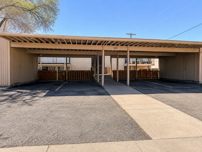 Building Photo - West Valley Condo with Prime Location in West Valley!
