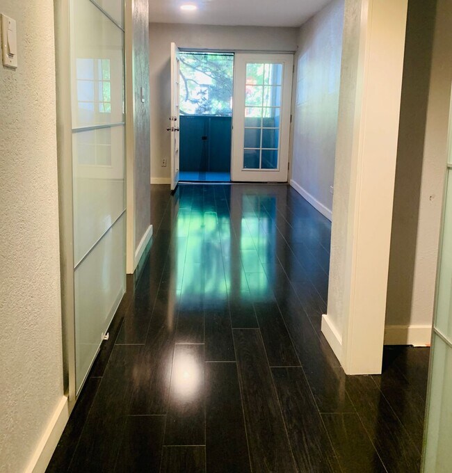 Photo - 1 Bedroom 1 Bathroom in Congress Park Unit 210