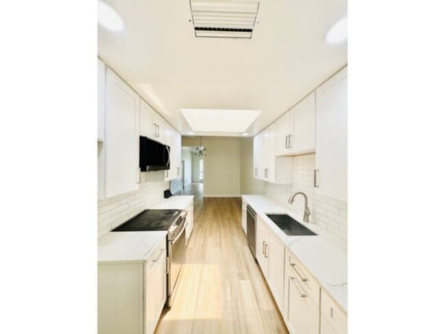Photo - 9215 Highedge Cir