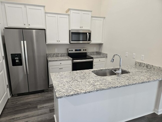 Photo - 966 Manitou Cir