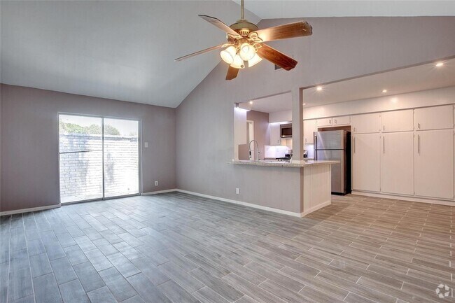 Building Photo - 1301 Thornridge Rd Unit B Rental