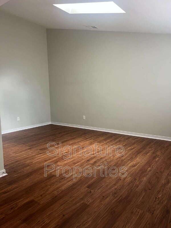 Photo - 125 New Market Village Pkwy