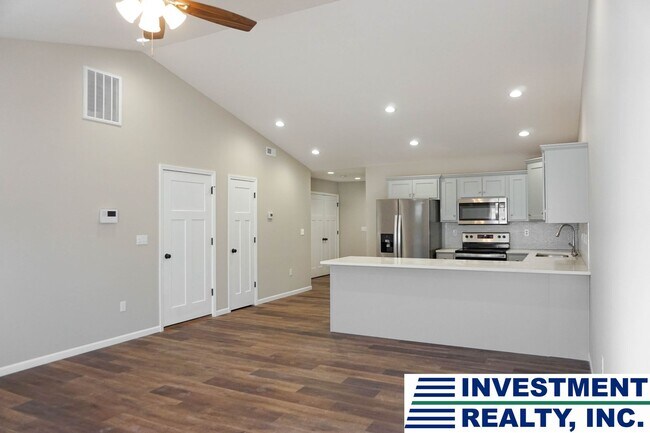 Photo - 3027-MF3-E5 Unit A