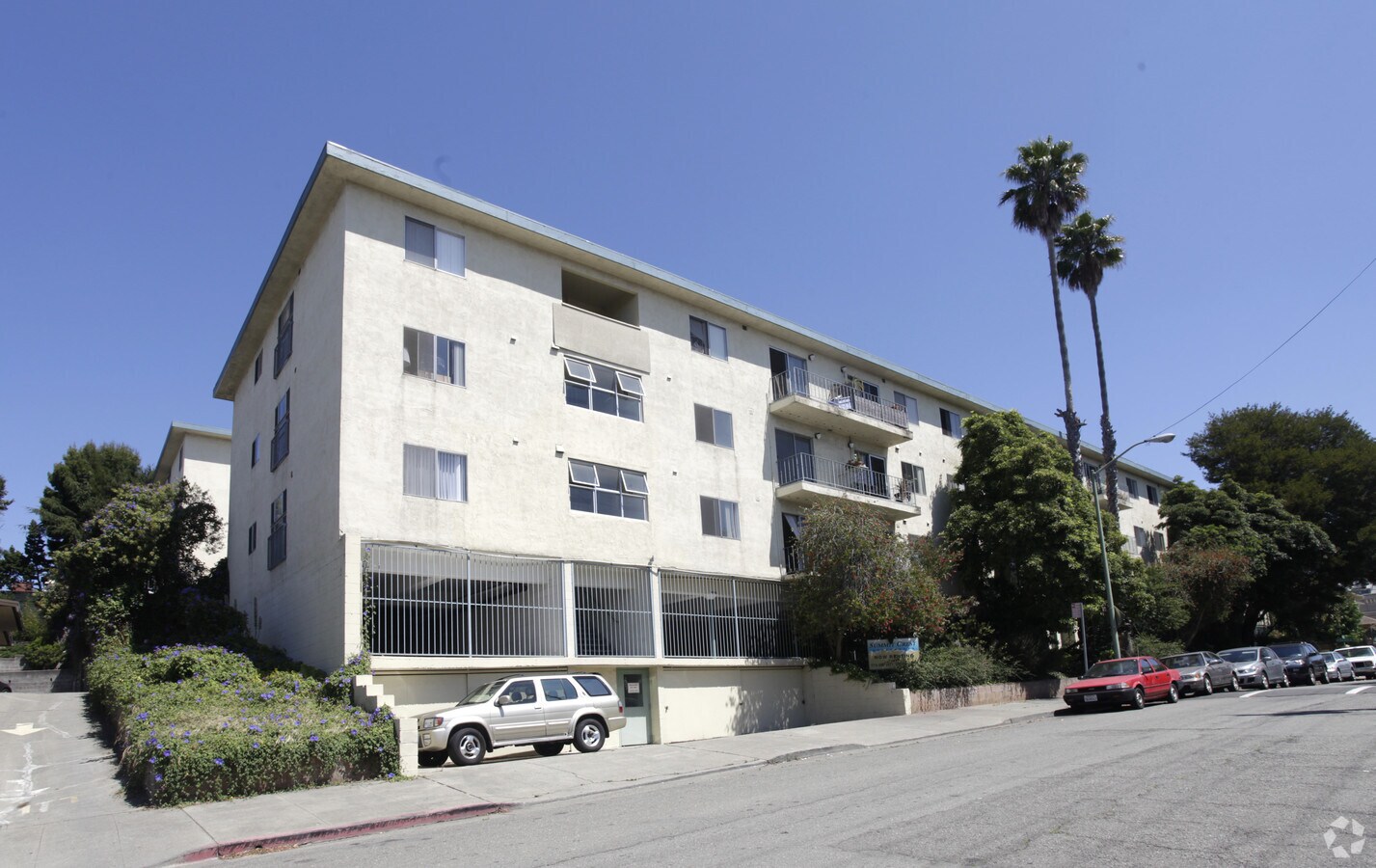 Summit Crest Apartments - Summit Crest Apartments
