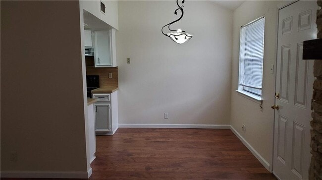 8810 Clearbrook Trail