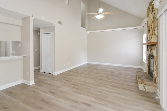 Photo - 4137 Rollingwood Ct