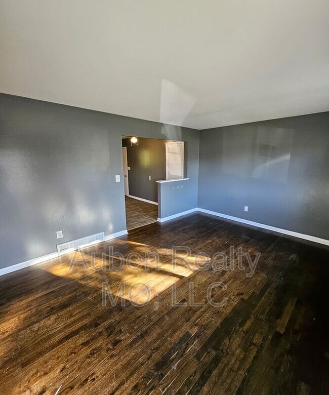 Photo - 5247 Hadley St Unidad 5247/ 5249 Hadley St.