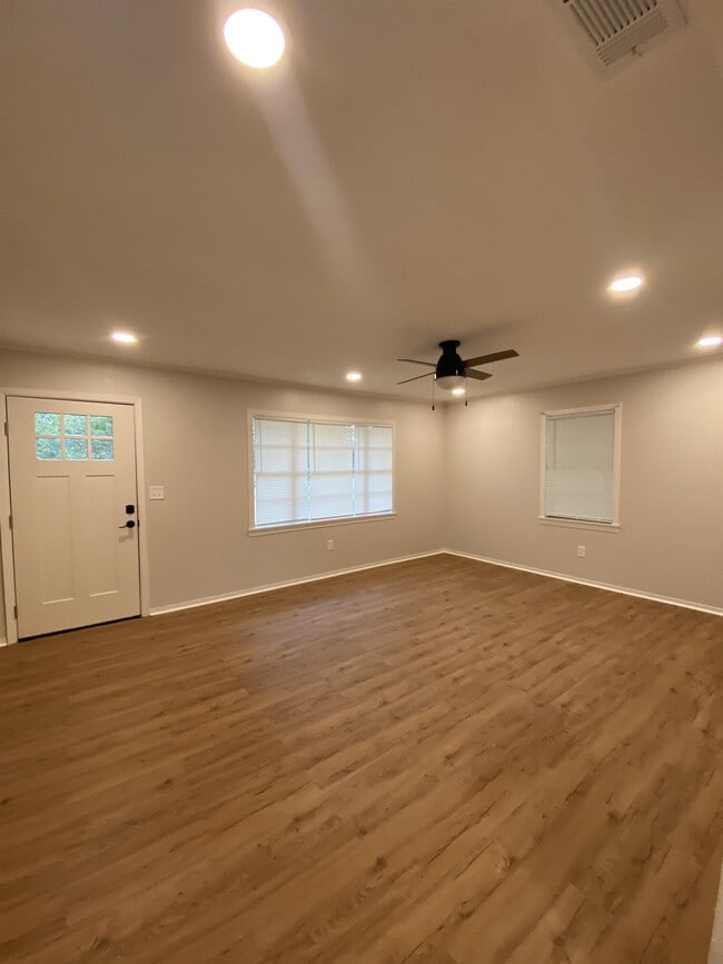 Photo - 1610 W Frank St