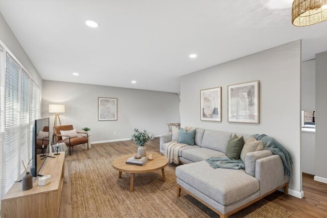 Photo - 5016 Fernhill Dr