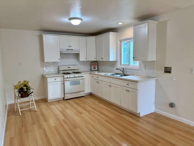 Photo - 3828 W 105th St Unidad Front Home