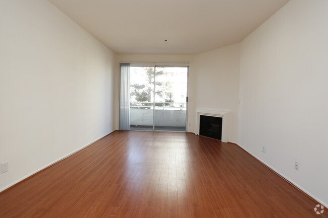 2HAB, 2BA - 1,160&nbsp;ft² - 10600 Wilshire - Short Term Available