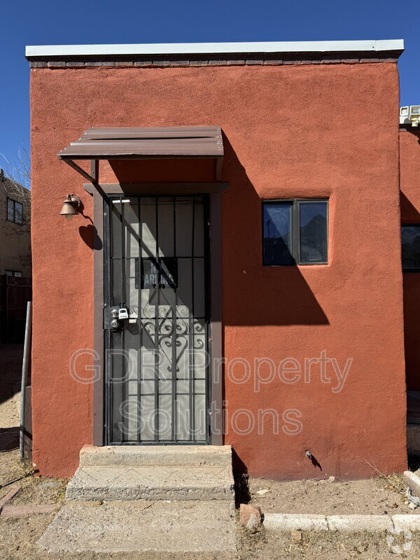 Building Photo - 304 Texas St NE Rental