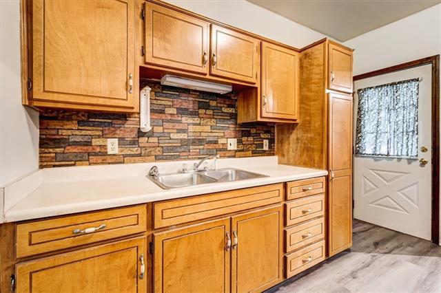 redone kitchen - 819 Dakota St House