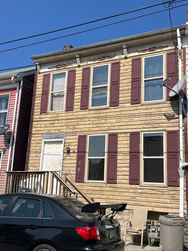 Photo - 717 E Clarke Ave Apartamento Unidad 1st Floor