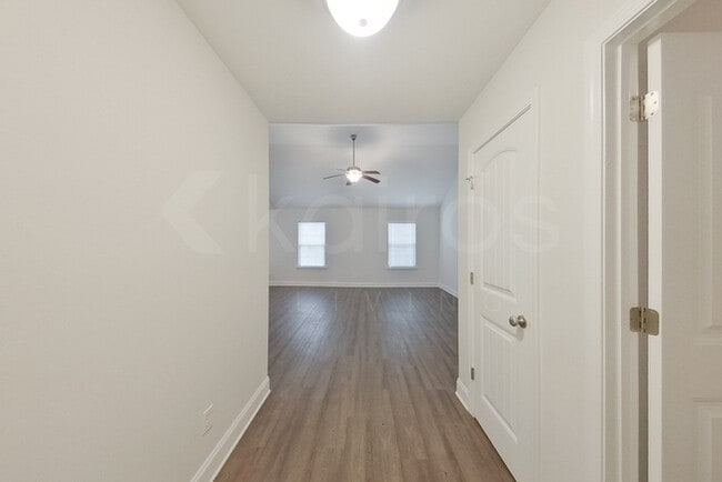 Photo - 231 Western Red Cedar Dr