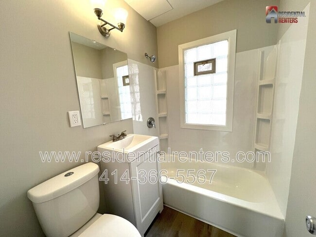 Photo - 5911 N 35th St Unit Lower