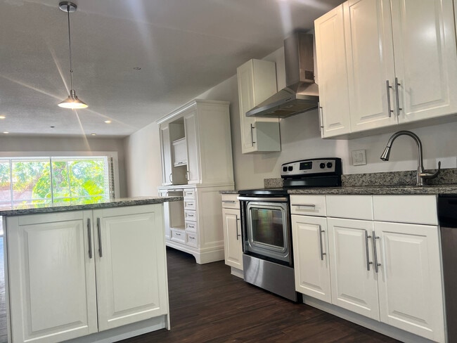 Building Photo - 1900 S Kanner Hwy Unit 1-203