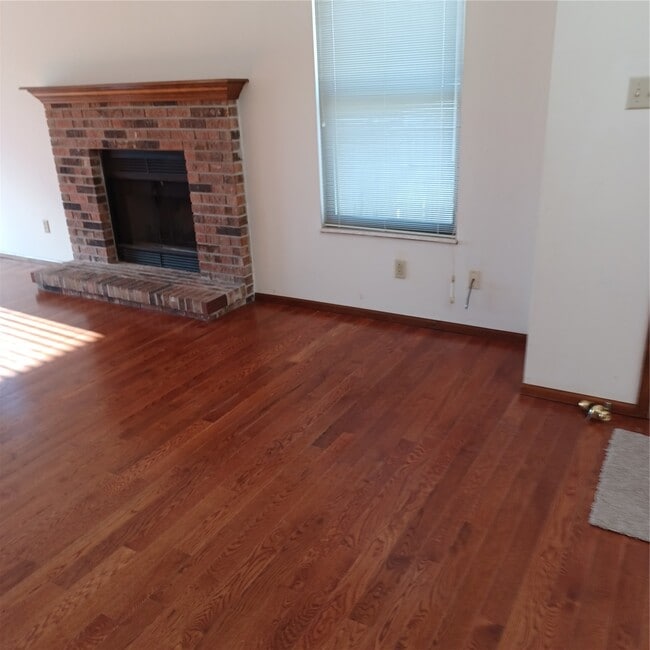 Photo - 2407 Muegge Rd