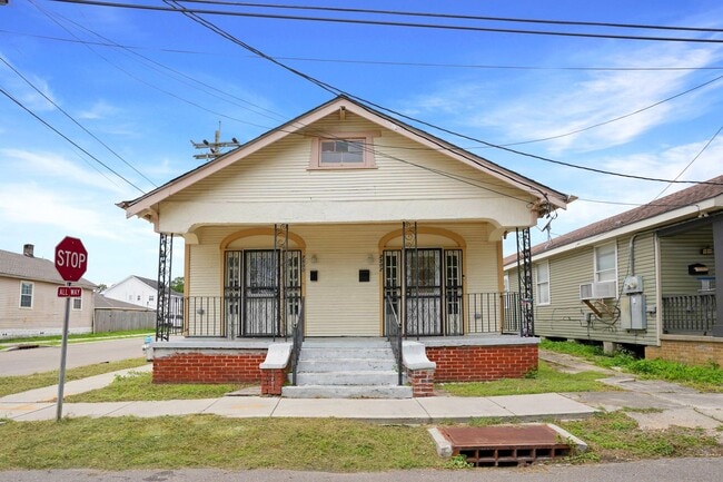 Building Photo - 2 Bedroom St Roch (accepts vouchers) Unit 2500
