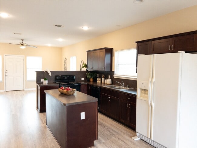 Photo - 3986 Avenue B