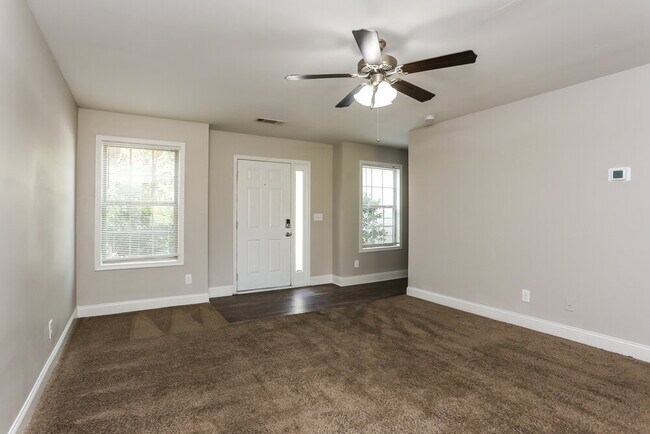 Photo - 113 Colony Park Ln