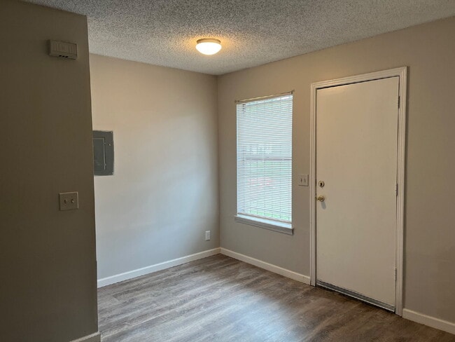 Photo - 2 BEDROOM 11/2 BATH TOWNHOME  MINUTES TO D...
