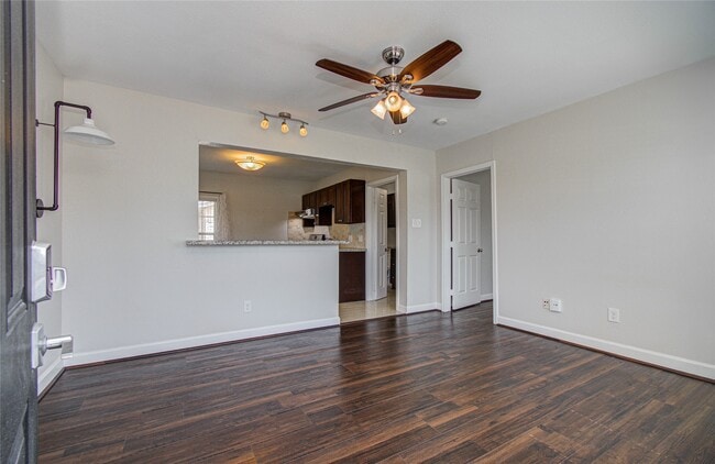 Photo - 1519 W 12th St Unit 1519