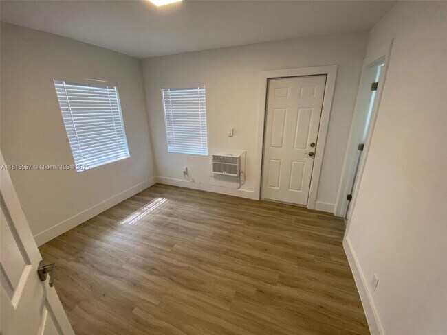 Photo - 11310 Peachtree Dr Unidad A