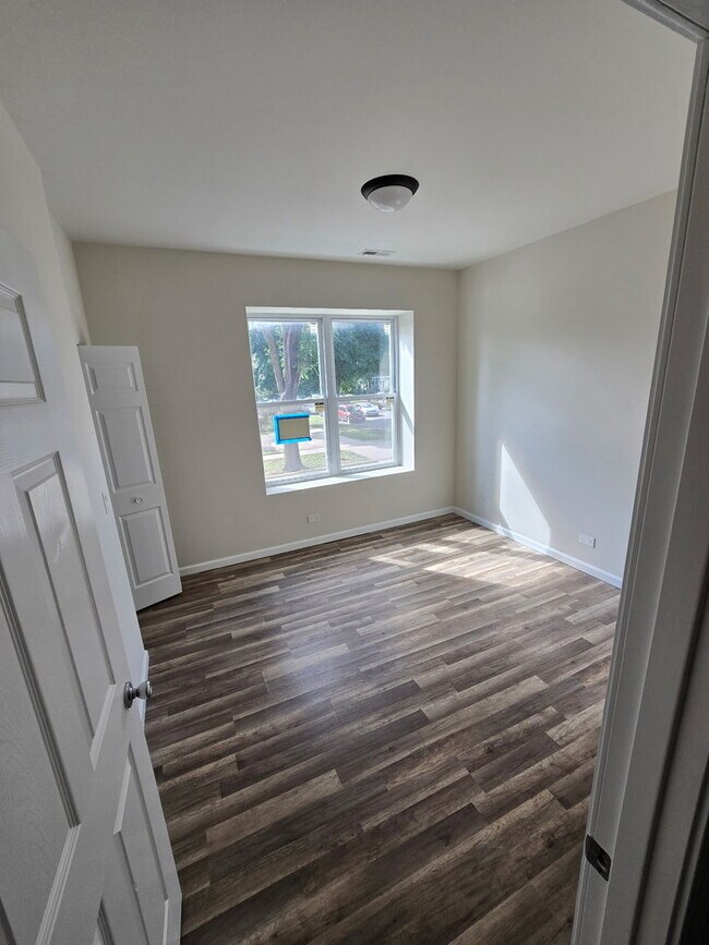 Photo - 5223 W Washington Blvd