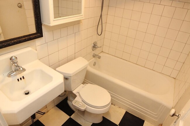 Photo - 318-320 W Myrtle Unit 320 #100