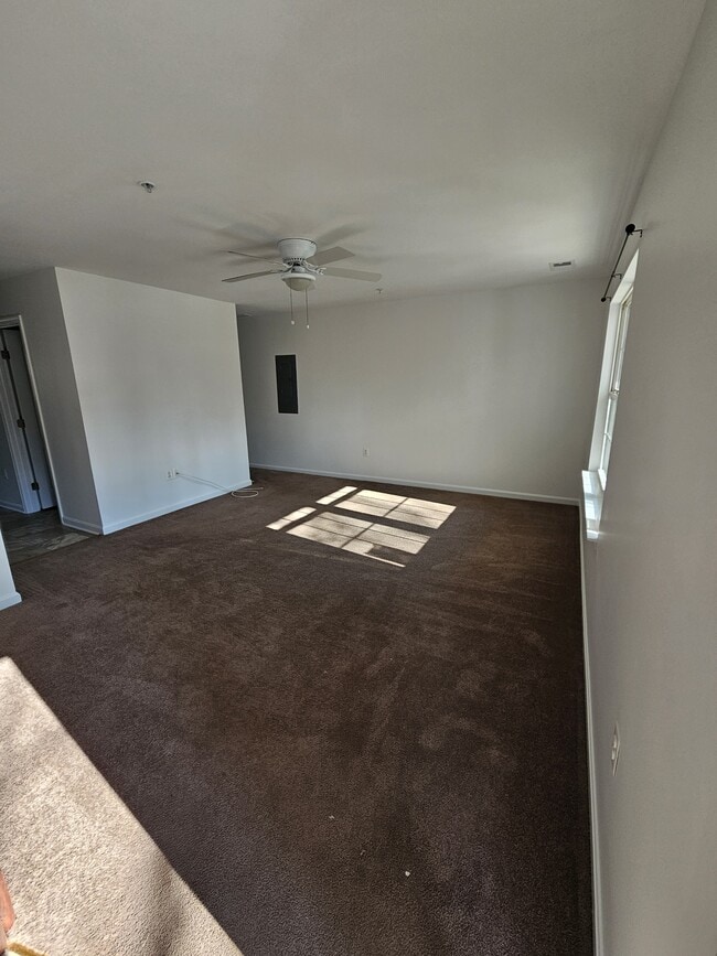 Photo - 106 Johnstown Ln