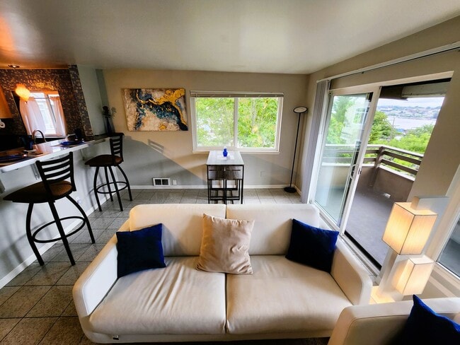 Photo - Furnished 2 bedroom Condo with view of Lake Union Unit 301