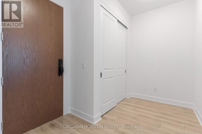 Photo - 3240 William Coltson Ave Unité 121