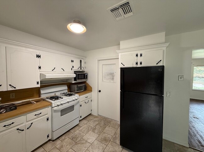 Photo - 1712 NE 25th St